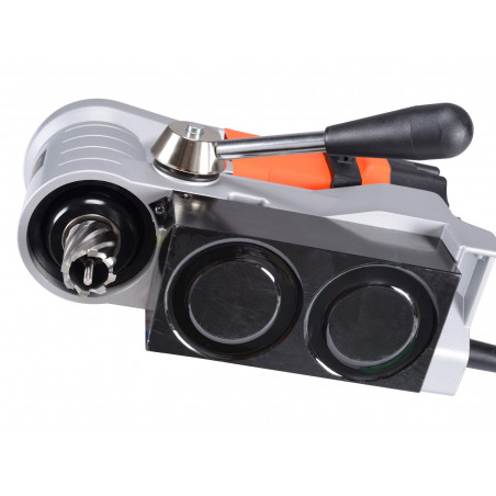 Magnetická nízkoprofilová vŕtačka AGP PMD3530